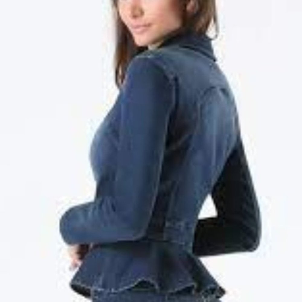 ๐ฅSPECTACULAR๐ฅ Bebe Vintage Denim Band Blazer - Picture 8 of 10